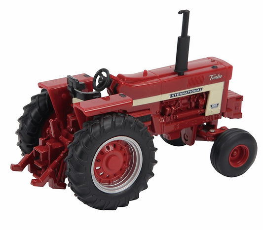 Britains International Harvester Farmall 1066 1:32 Scale