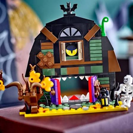 LEGO Halloween Special 2025 - Halloween Barn